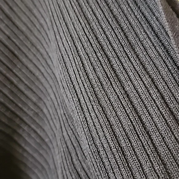 Black V-Neck Kimono Sleeve Top - Picture 4 of 4